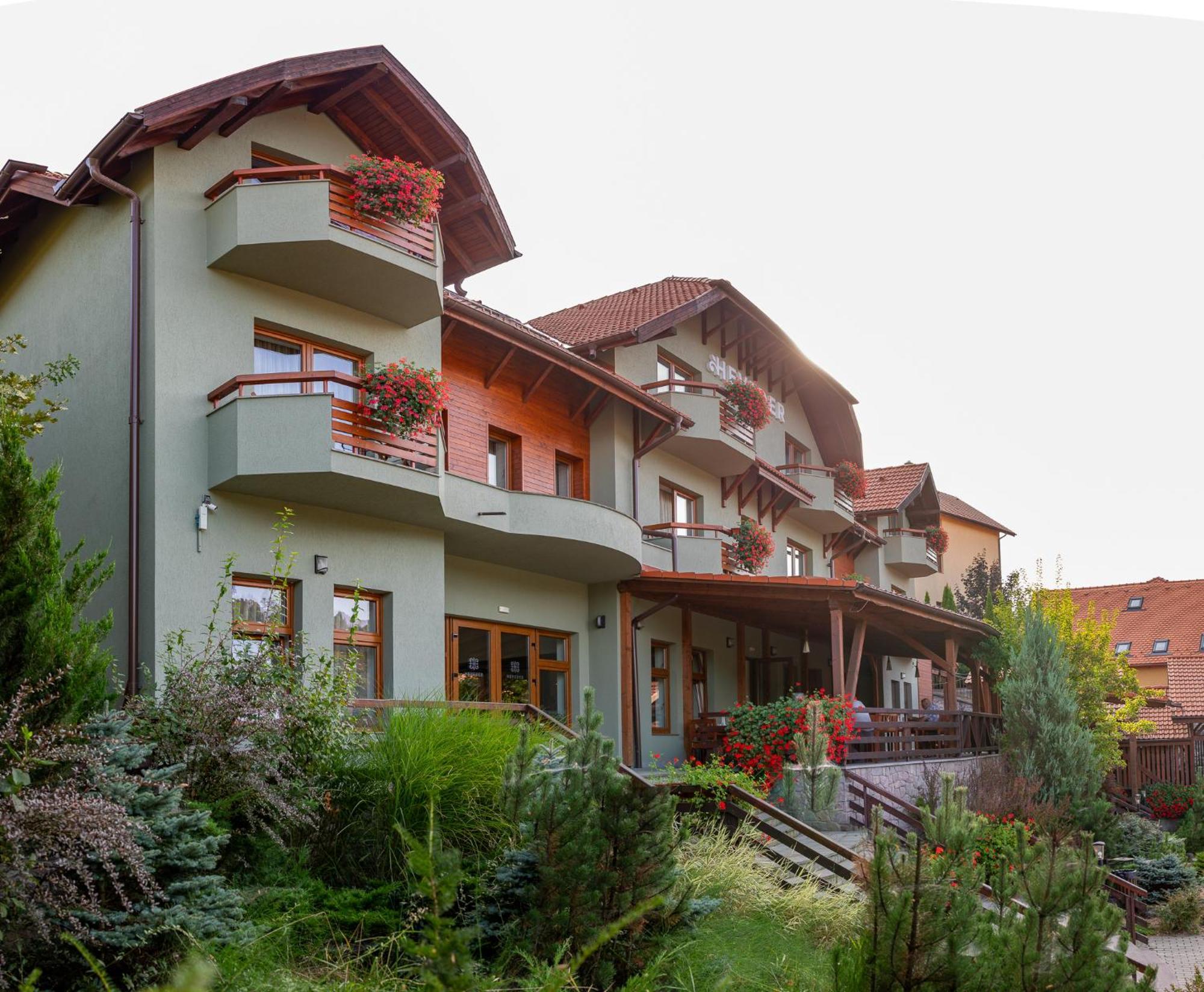 Pensiunea Heveder Praid Exterior photo